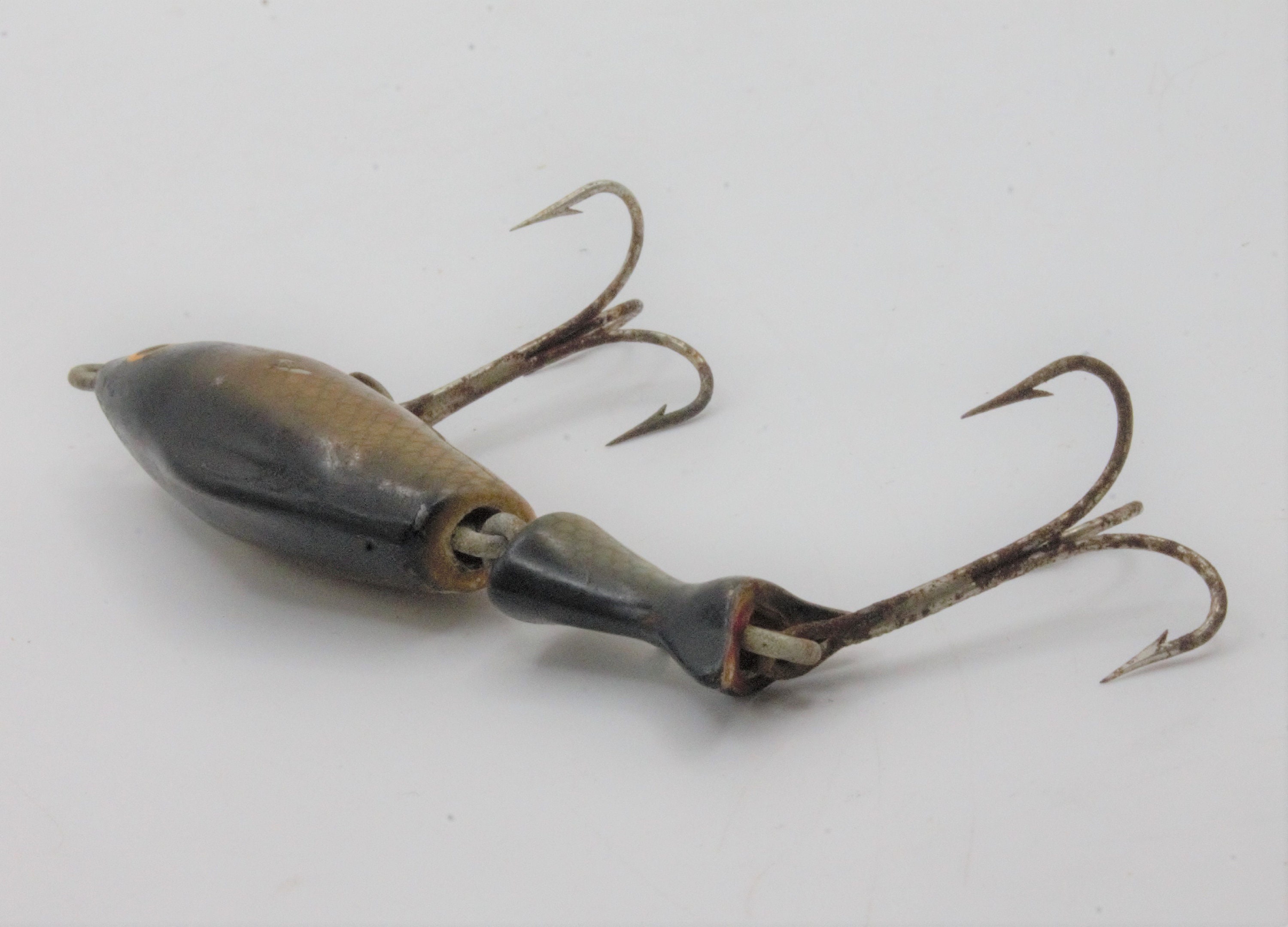 1950s fishing lure with hole through center Vintage Fishing Lure 1950s Wood Segmented Body Swimming Movement Treble  Hooks Chugger Popper Lure