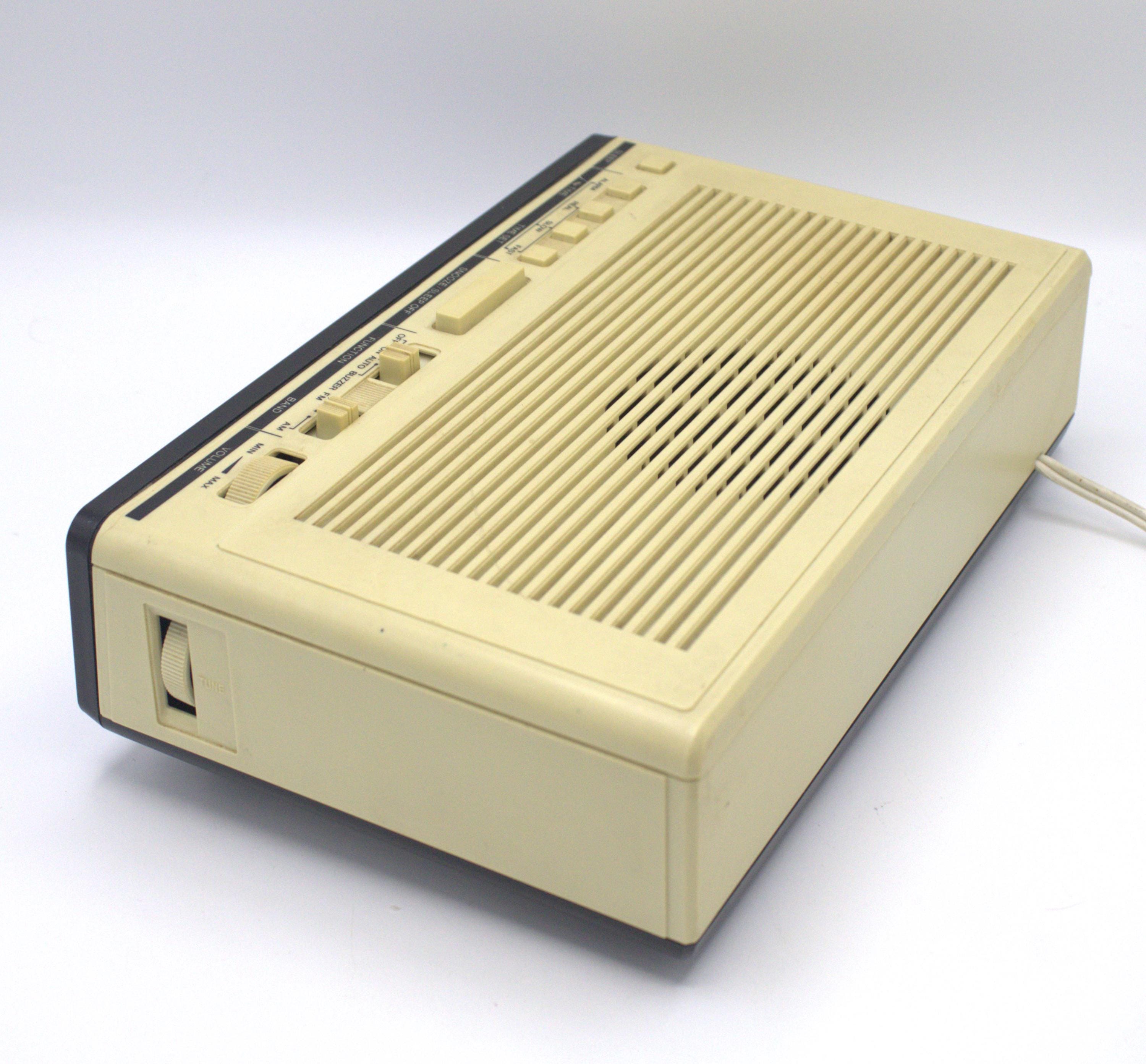 Vintage Sanyo Digital Alarm Clock Am/fm Radio. - Etsy