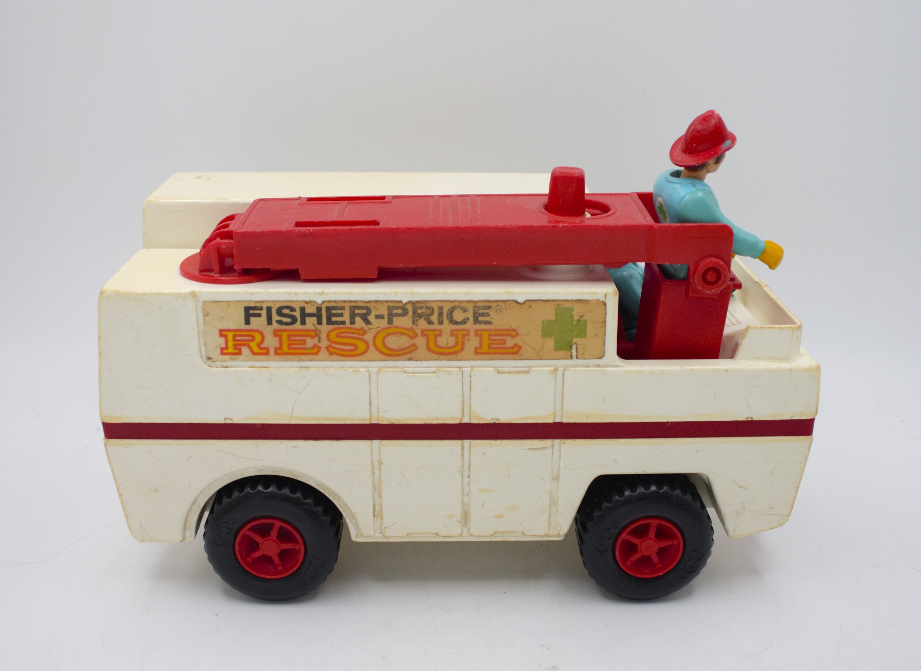 【希少品】Fisher-Price RESCUE 消防車 1974年製おもちゃ s-l400.jpg