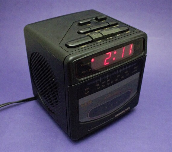 Notfall Vierte Feudal elec design radio alarm clock Karton Stehlen Zyklus