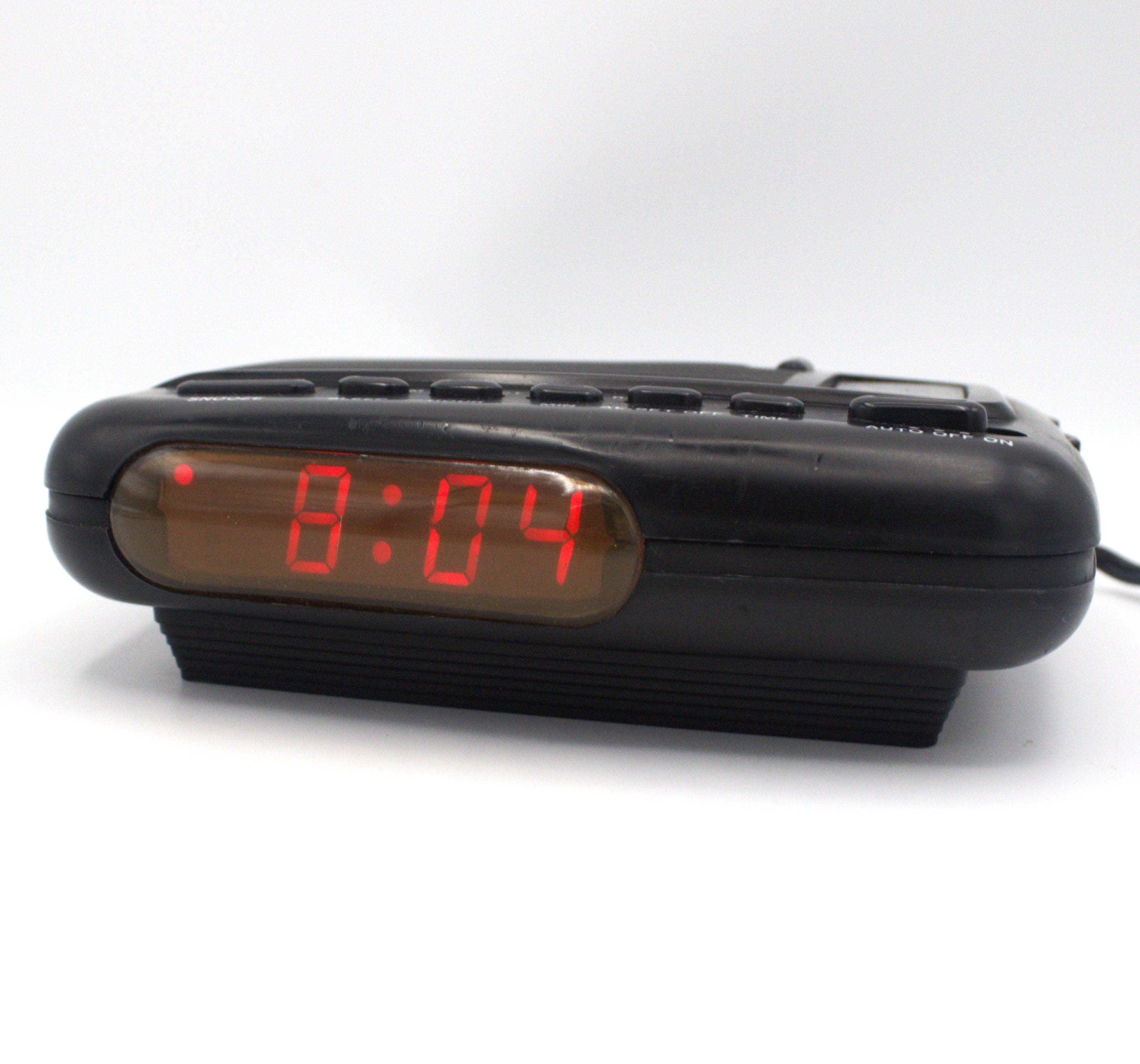 Vintage 1980s Digital Alarm Clock Radio AM/FM Receiver Red LED Lighted ...