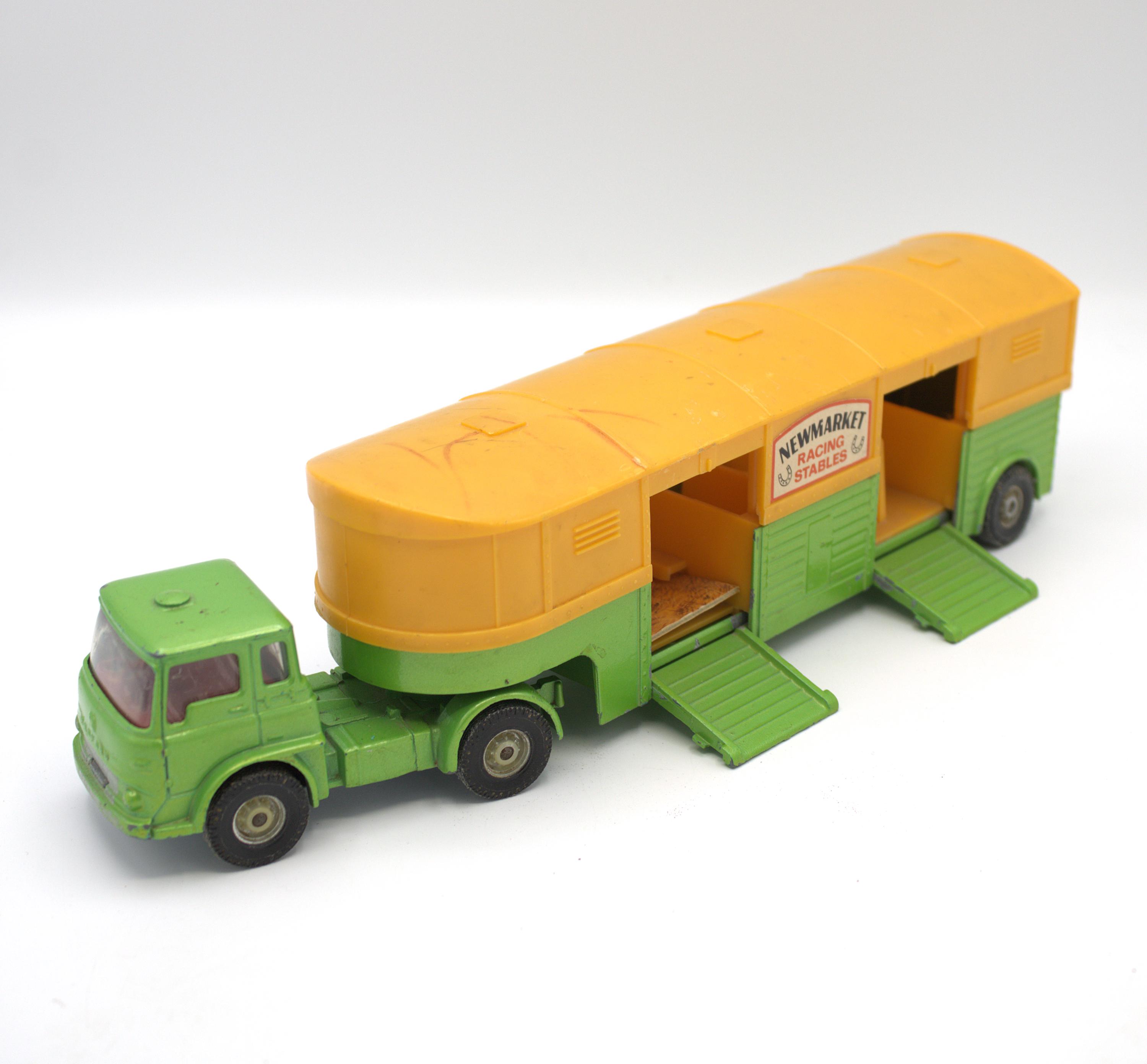 Vintage Corgi Die Cast Miniature Semi-truck Trailer Horse Racing