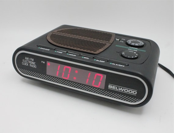Vintage 1980s Digital Alarm Clock Radio AM/FM Tuner Red LED