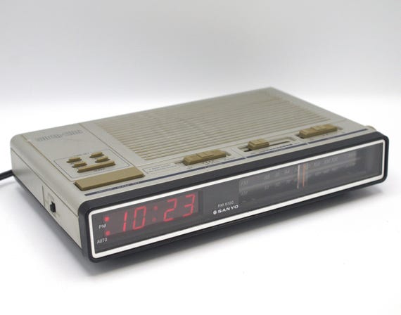 SANYODIGITAL　CLOCK　RADIO　新品未使用品　Vintage Vintage Sanyo 1980s Digital Alarm Clock Radio AM/FM Receiver