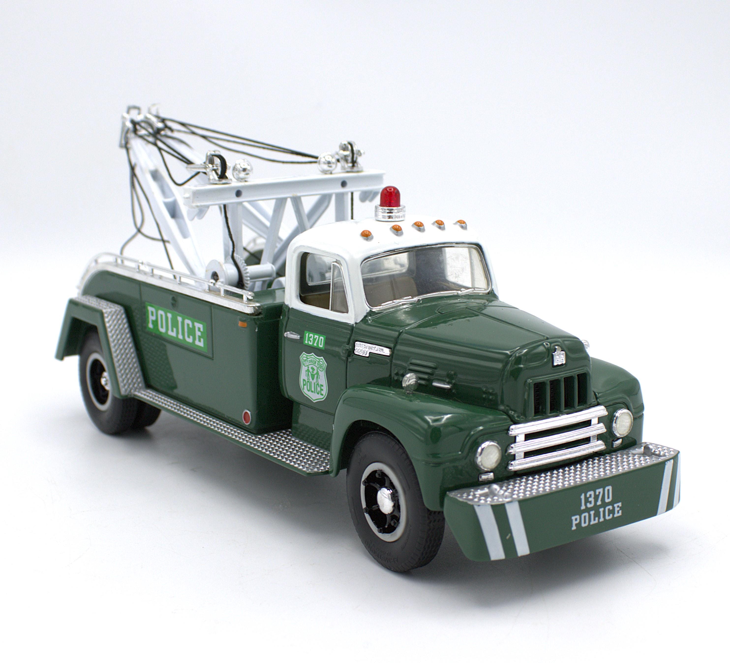 Vintage 1957 International NYPD Police Tow Truck Die Cast Metal 1