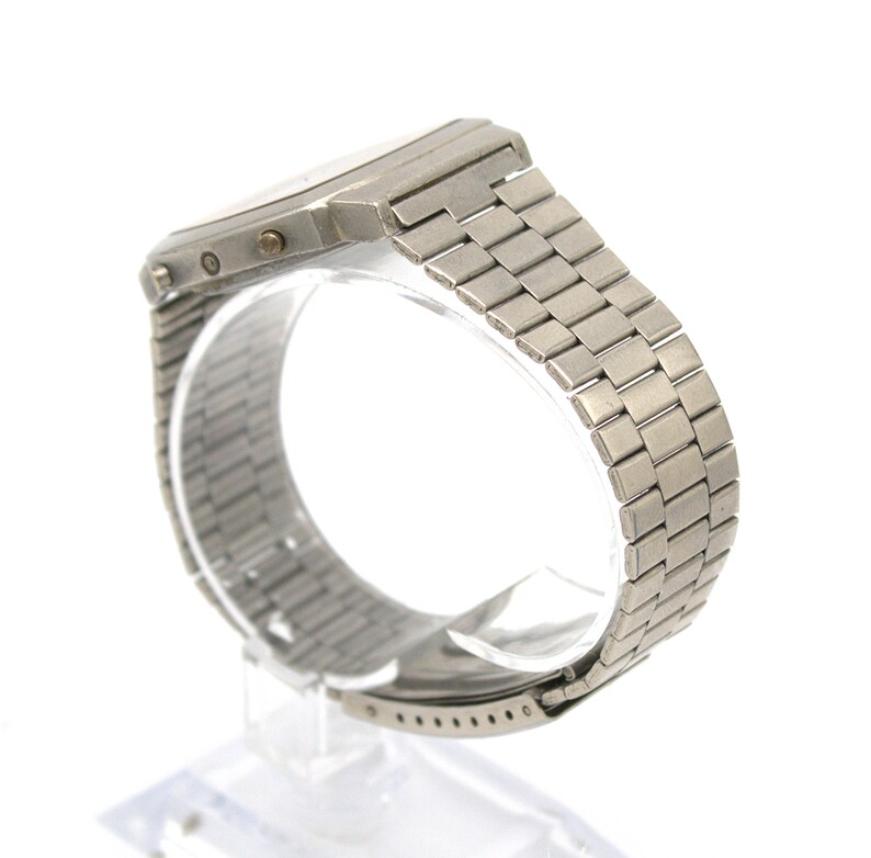 Vintage 1980s digital watch Accutime chrome silver stainless steel band LCD quartz 80s fashion image 7