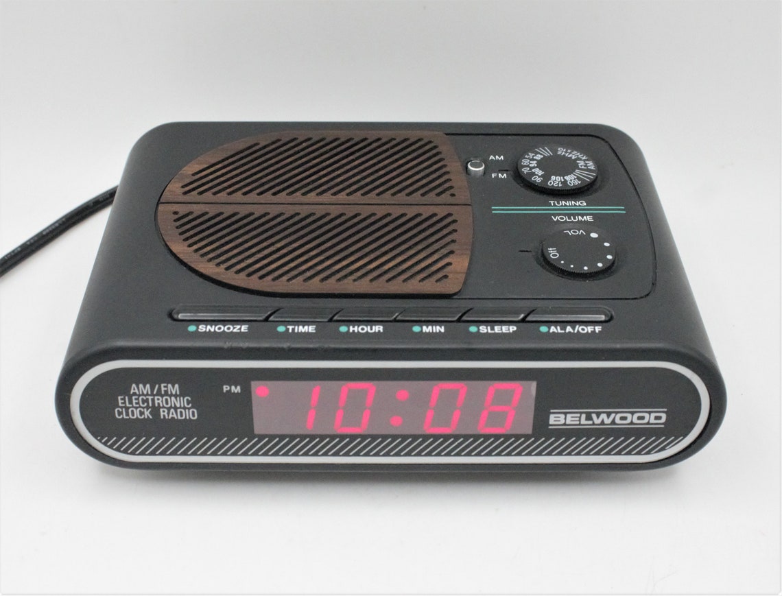 Vintage 1980s Digital Alarm Clock Radio AM/FM Tuner Red LED Lighted ...