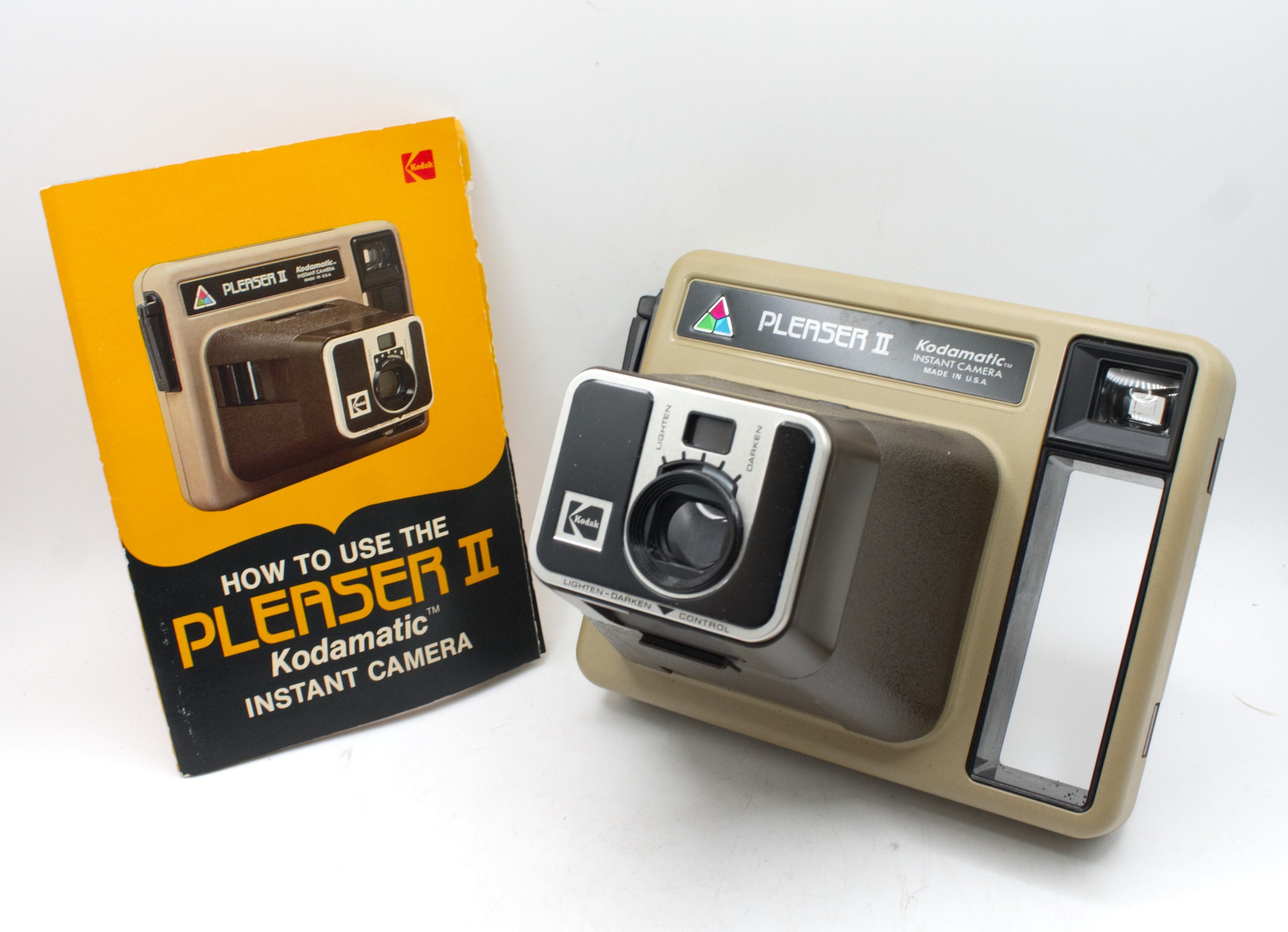 Kodak Kodamatic Pleaser II Instant Film Camera HS144-10