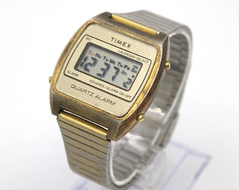 Vintage Texas Instruments LCD Quartz TI3H Gold Digital Watch  display picture 3