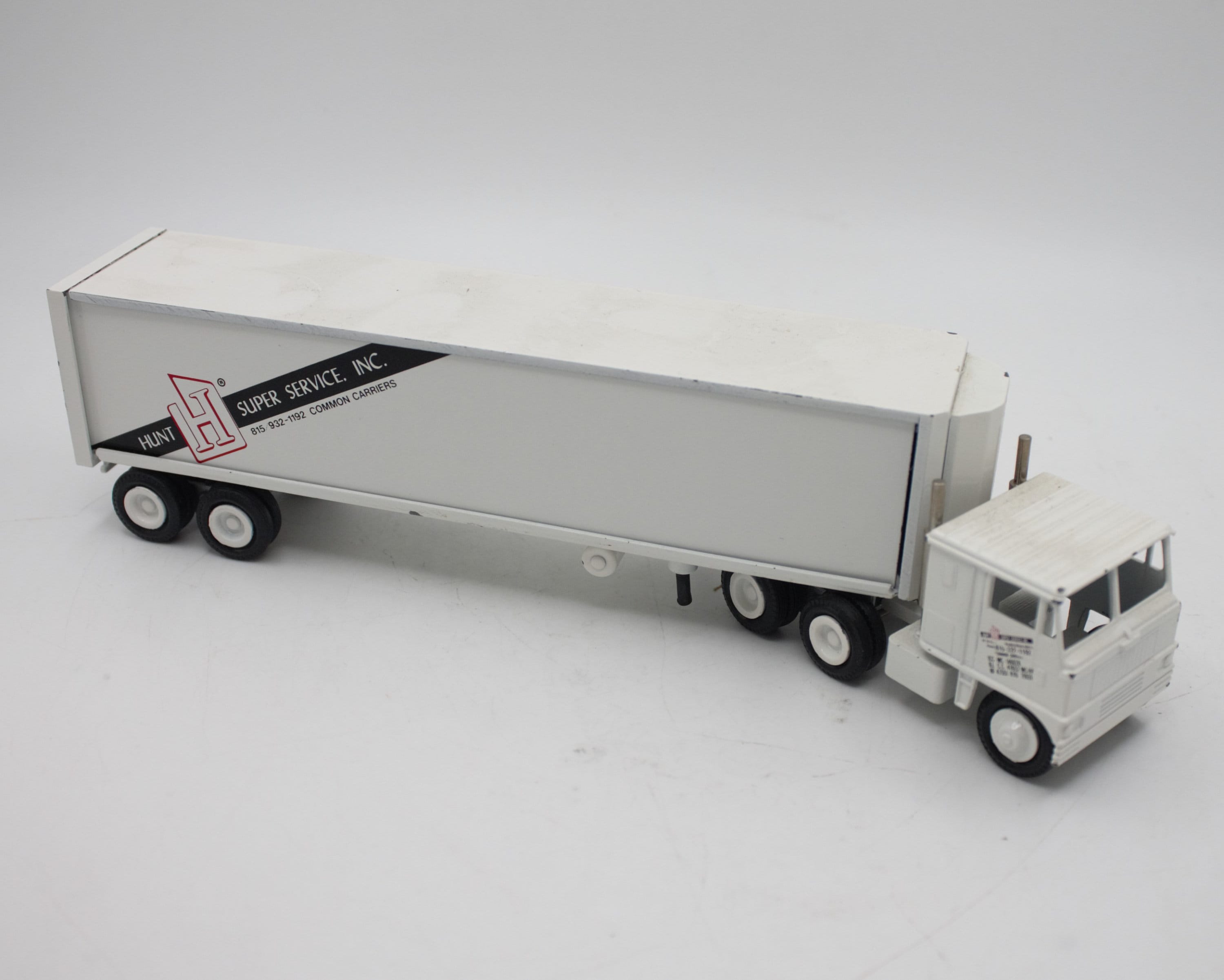 Vintage white tin truck  - ミニチュア　トラック Vintage 1980s Hunt Super Service Semi-truck Trailer Cab Over Truck