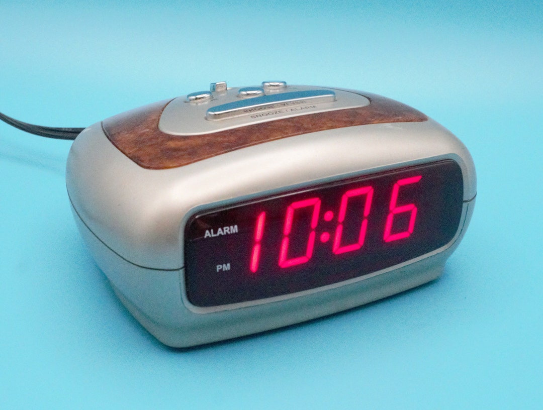 Vintage Digital Alarm Clock Red LED Lighted Display Silver With Burled
