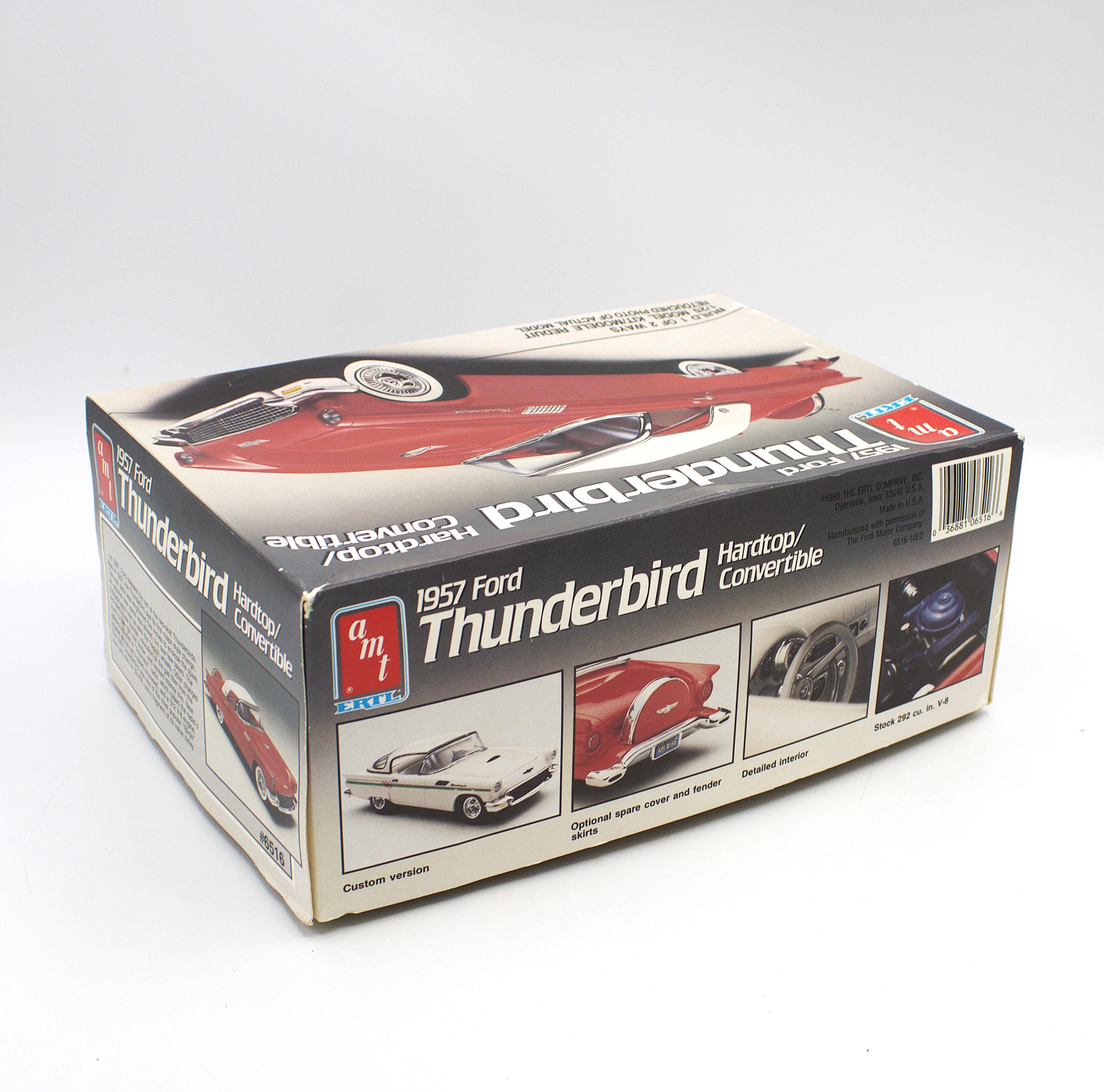 AMT 1966 Ford Thunderbird à Toit Rigide Convertible Maquette en Plastique AMT 1966 Ford Thunderbird à Toit Rigide Convertible Maquette en Plastique