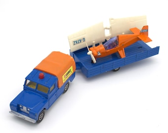 Vintage Corgi Flying Club die cast metal scale model miniature set 109 Land Rover propeller airplane trailer blue orange Whizzwheels Britain
