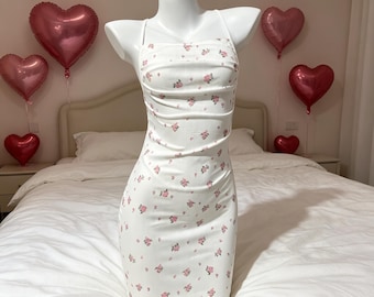 Personalizacja, biała sukienka mini z kwiatowym wzorem, romantyczna sukienka typu bodycon, sukienka na letnie imprezy