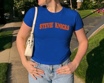 Camiseta azul de bebé de Taylor's Stevie Knicks / Camiseta retro azul marino Swiftie Y2K / Camiseta de baloncesto de Nueva York.