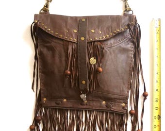 Desert Muse, unieke handgestikte leren tas met verborgen kristal, bedel en inspirerende kralen