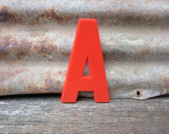 Vintage Letter Sign 6 Inch Letter A Sign Red Simple Font Plastic Letter Sign Display Maruqee Alphabet vtg Letters Wall Art Pop Art Retro