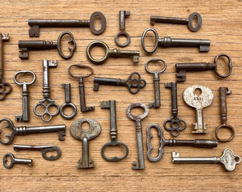 Authentic Collection or 25 Antique Keys Metal Barrel Key Vintage Key Skeleton Key Authentic 1800s Era Antique Vintage Key Old Key Jewelry S