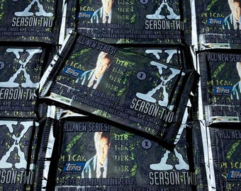 1996 Topps The X-Files Season 2 Complete 72-Card Trading Card Set + Wrapper – Near Mint – Mulder & Scully