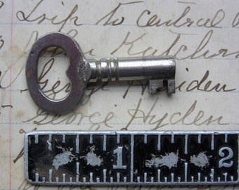 Antique Key Metal Hollow Barrel Cut Bit Skeleton Key Authentic  Vintage Key Old Lock Key Charm Jewelry Lot N