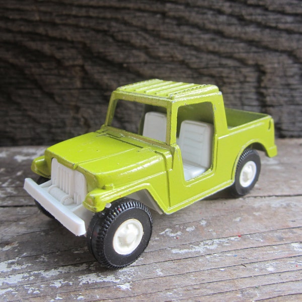 Vintage Metal Toy Truck VTG 1970s Jeep Off Road 4X4 Chippy Green Paint Metal Plastic Retro Vintage Toys 70s Era Toys Tootsie Toy Chicago USA