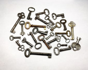 25 Real Antique Keys Collection Vintage Original Metal Skeleton Keys Authentic Old Lock Keys Charm Jewelry Supply Pendant Antique Lot U