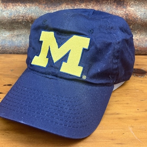 Authentic Michigan Wolverines Hat 90s Officially Licensed Hat Vintage Signatures Hat 1990s College University Strap Back Cap Fashion