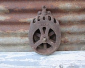 Antique Barn Pulley Hay Loft Ships Rope Pulley Rusted Iron Metal Vintage Home Decor Nautical Farm Industrial Decor Rustic Pendant Light Lamp