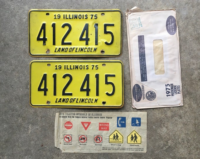 1975 Illinois License Plate Matched Set of 2 With Original Envelope Vintage Metal License Plates