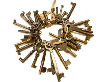 Authentic Collection of 30 Antique Keys Metal Barrel Key Vintage Key Skeleton Key Authentic 1800s Era Antique Vintage Key Old Key Jewelry F