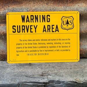 Original Vintage Metal Sign National Forest Survey Area U.S. National Forest Service Sign 7x10 pulgadas Original Thin Tin Tacker