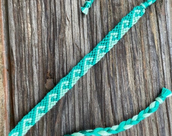 Sea Green and Wave Spiral Friendship Bracelet // VSCO // Handwoven