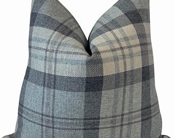 Fodera per cuscino a quadri blu e grigi, cuscino a quadri color ardesia, arredamento moderno in stile rustico.