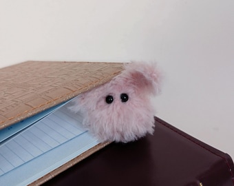 Mini conejito antiestrés para escritorio: adorable y esponjoso compañero para aliviar el estrés, peluche para la ansiedad, amigo de oficina, juguete de bolsillo para mayor comodidad, pequeño regalo considerado.
