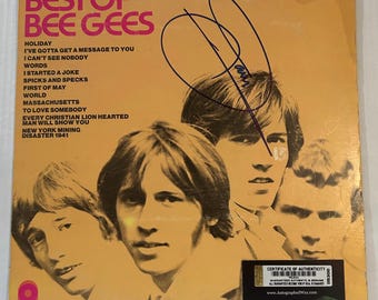 Edición original estadounidense de 1969 de "Best of Bee Gees" autografiada por Barry Gibb. Incluye certificado de autenticidad. SD 33-292