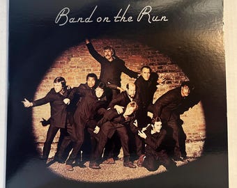 Paul McCartney & Wings 25th Anniversary Edition of “Band On The Run” A Double LP Vinyl Record + With Original Poster!!