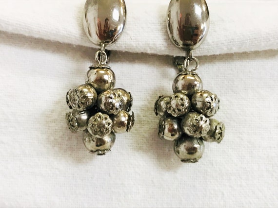 Vintage Silver Dangling Balls Clip-on Earrings - image 3