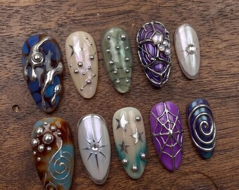 Uñas postizas Cyber Witchcore de lujo con diseño de telaraña plateada en 3D y astrología.