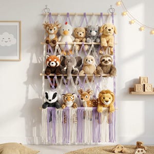 Lavendelkleurig macramé displaynet voor knuffeldieren, 3-laags wandrek voor speelgoed (met houten stokjes)