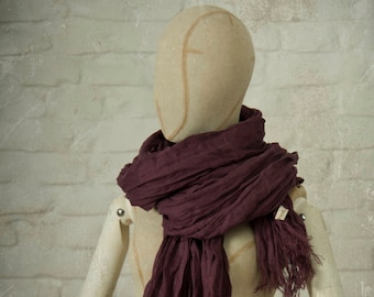 PLUM LINEN scarf / soft fringe