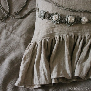 Set of 2 Linen Pillowcases with Large Ruffles | Elegant and Chic Bedding