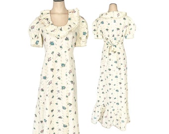 Vintage 1970s Misses' Off-White Floral Cottagecore Maxi Dress // Size XS S 2 4 6