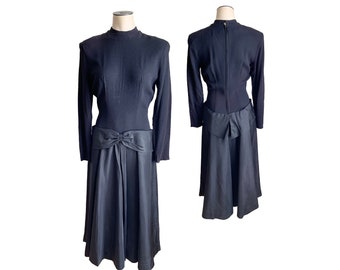 Vintage 1940s Misses' Long Sleeve Rayon and Taffeta Dress // XS S 2 4 6