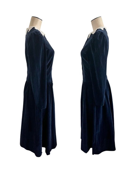 Vintage 1940s 50s Misses' Navy Blue Velvet Dress … - image 4