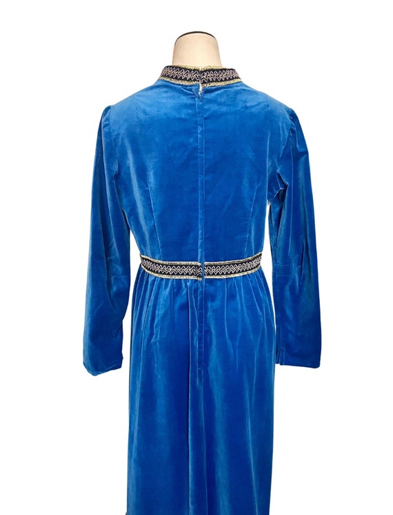 Vintage 1960s 70s Misses' Blue Velvet Brocade Tri… - image 6