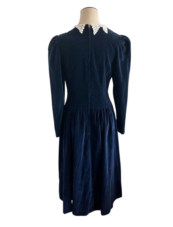 Vintage 1940s 50s Misses' Navy Blue Velvet Dress … - image 5