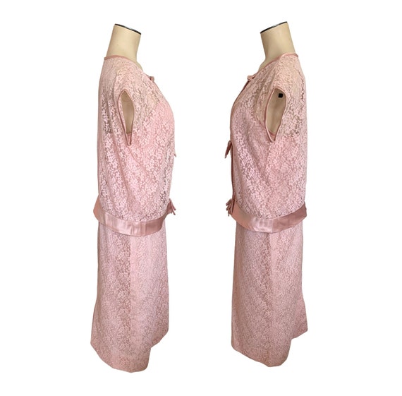 Vintage 1960s Pink Lace Sleeveless Dress and Jack… - image 4