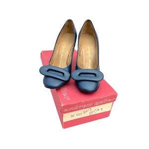 Vintage 1960s NEW Old Stock Andrew Geller Navy Blue Heels with Buckles // Size 6