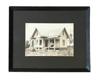 Vintage Antique Late 1800s Early 1900s House Homestead Family Photo Original Framed