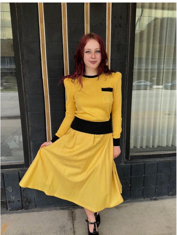 Vintage 1980s Yellow and Navy Sweater and Skirt Set // Size XS